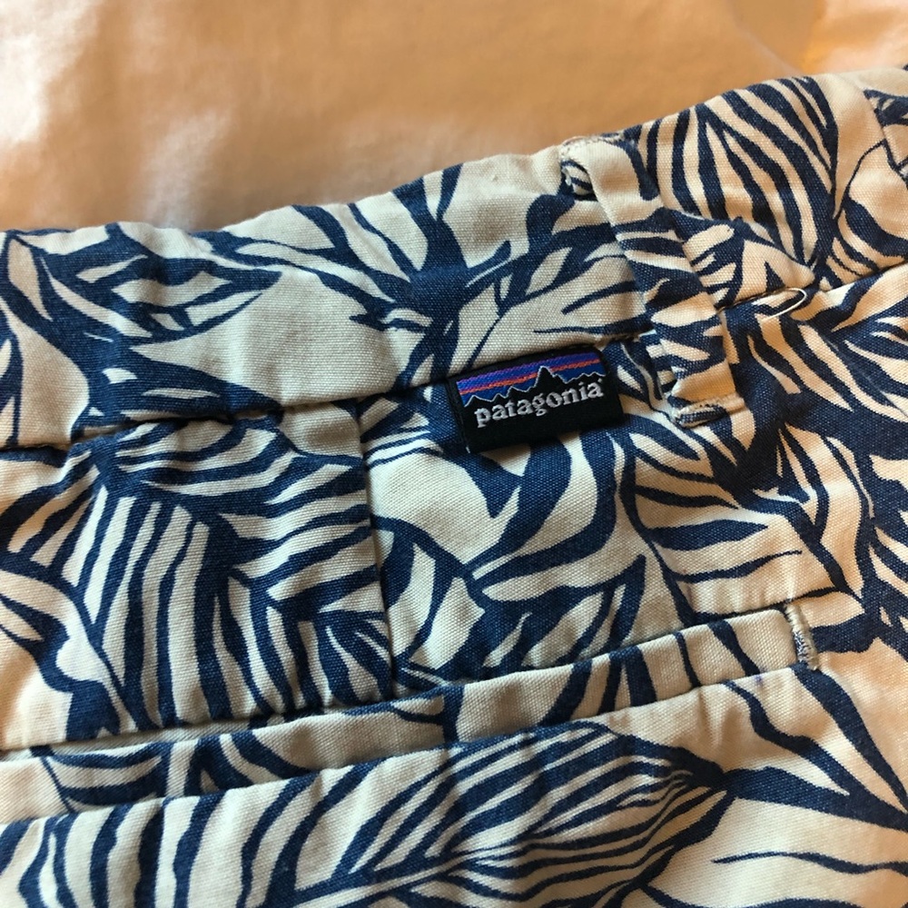 SOLD Women’s Patagonia shorts - Picture 5 of 5